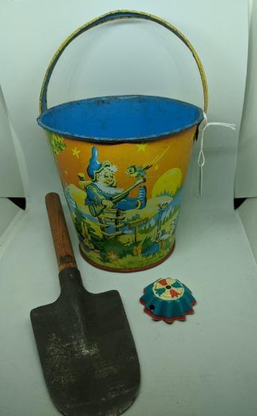 1950s Child's Beach Bucket and Spade - 20th Century Artifacts