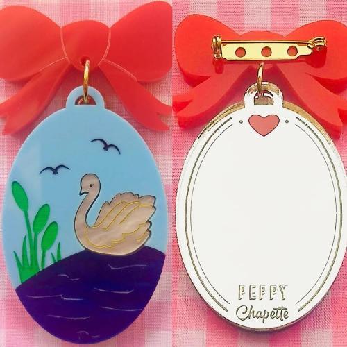 Peppy Chapette - Swan Lake Locket Brooch - 20th Century Artifacts