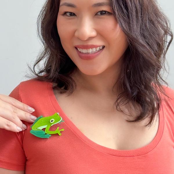 Erstwilder - Buckley’s Giant Glass Frog Brooch - 20th Century Artifacts
