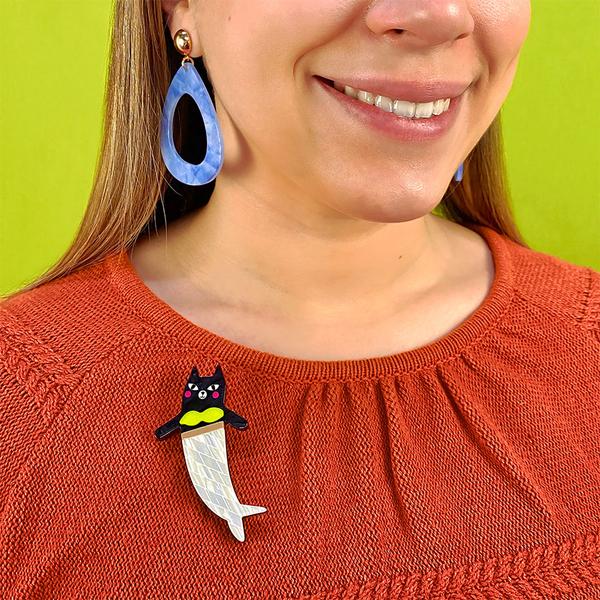 Erstwilder - Catmaid Brooch (Terry Runyan 1) - 20th Century Artifacts