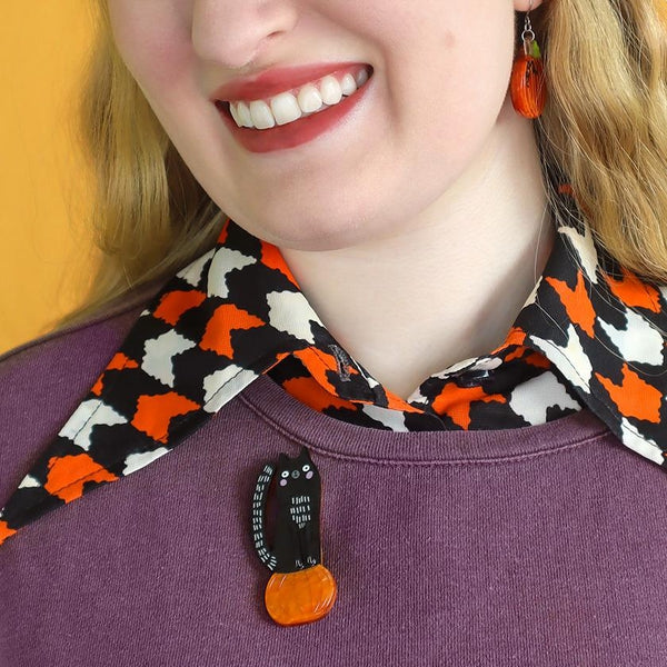 Erstwilder - Pumpkin Time Kitty Brooch (Terry Runyan 2) (2023) - 20th Century Artifacts
