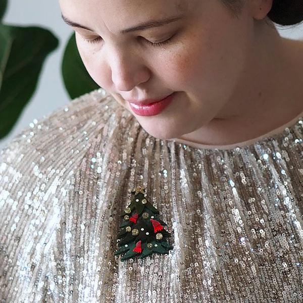 Erstwilder - Yuletide Timber Christmas Tree Brooch (2021) - 20th Century Artifacts