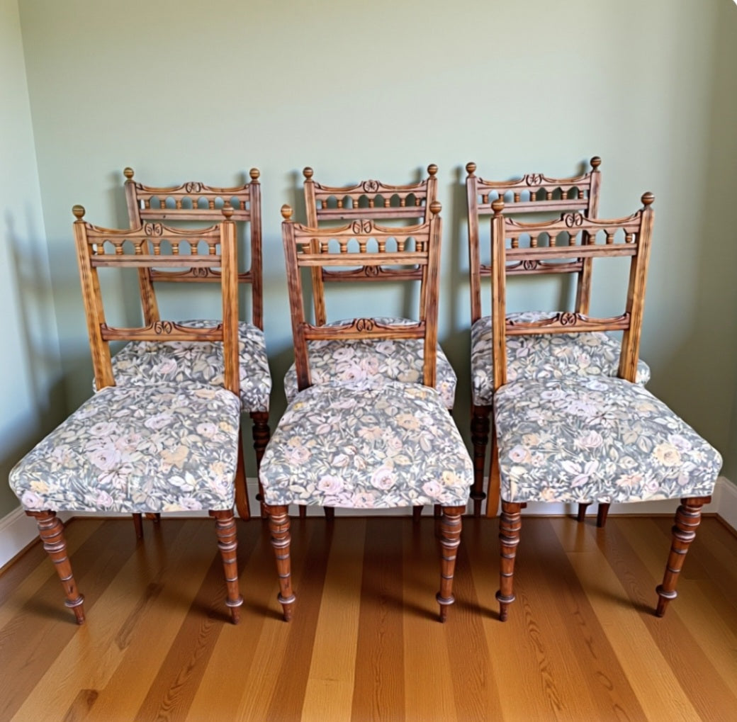 Set of 6 Charming Dining Chairs - 20th Century Artifacts