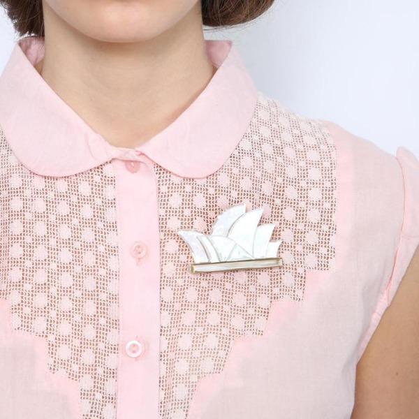 Erstwilder - House in/on the Harbour Sydney Opera House Brooch (2016) - 20th Century Artifacts