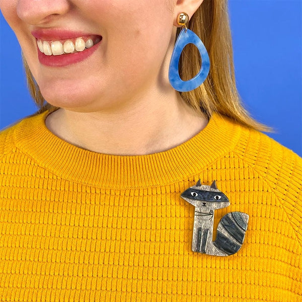 Erstwilder - Sunday Raccoon Brooch (Terry Runyan 1) - 20th Century Artifacts