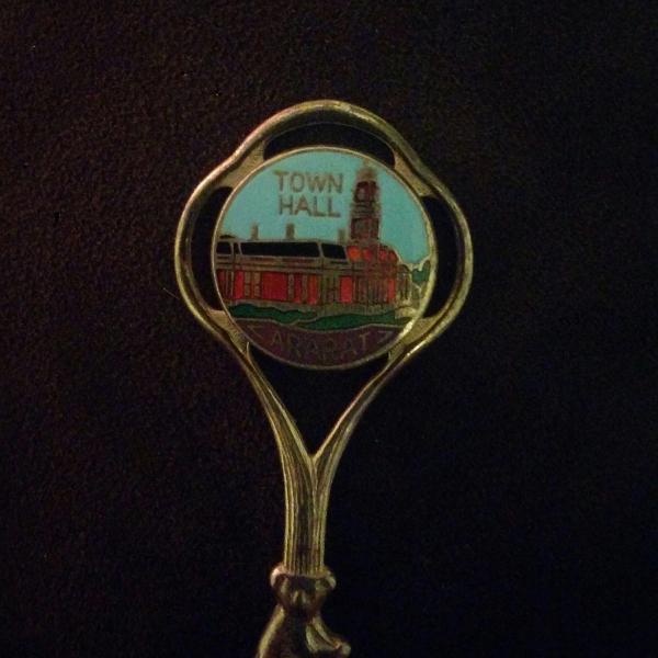 Souvenir Spoon - Town Hall Ararat Australia - 20th Century Artifacts