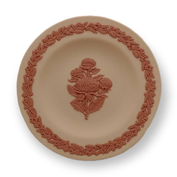 Wedgwood Jasperware Plate - Native Flowers - NSW - Waratah - 20th Century Artifacts