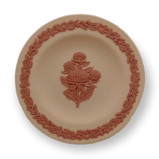 Wedgwood Jasperware Plate - Native Flowers - NSW - Waratah - 20th Century Artifacts